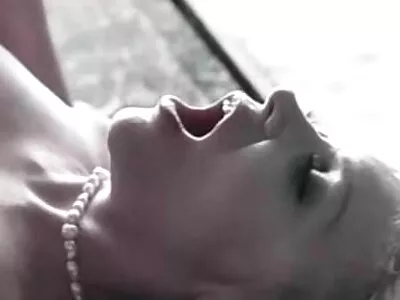 Người phim sex nhật bản không che full hd đẹp tuyệt đẹp vui mừng khoe bộ ngực khủng cho người quay phim