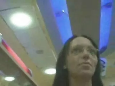 Ba lesbian babes đang có một số tình dục sex hd nhat vui vẻ trong hồ bơi của họ