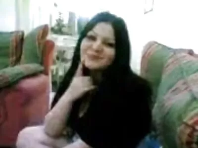 Quyến rũ bạn trai fucks nhợt nhạt brunette bên ngoài trên một bàn diễn viên sex nhật bản