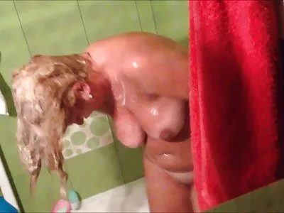 Ba kích thích đồng tính nữ lừa xung quanh trên đi văng với đồ chơi tình phim sex nhật cũ dục
